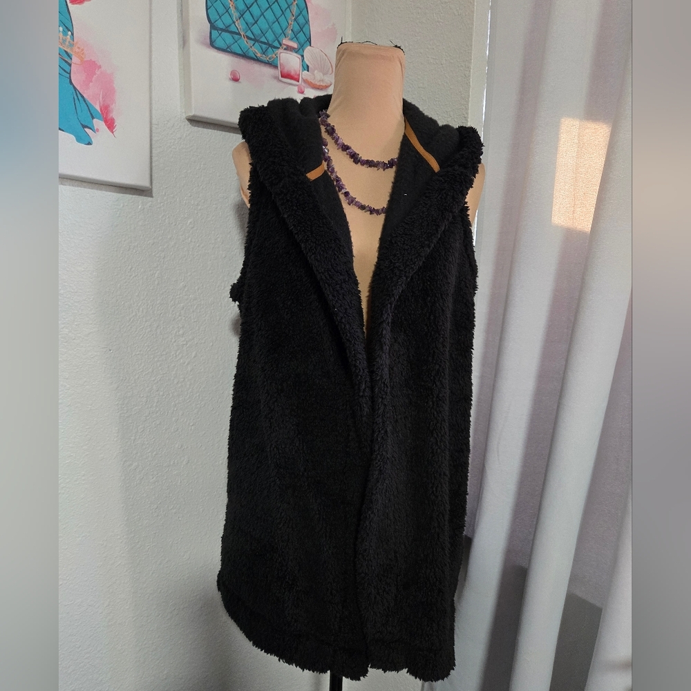 Koolaburra cozy hooded vest
